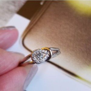 14KT WHITE GOLD DIAMOND RING